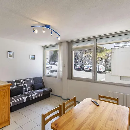 Cosy Pour 4 Personnes, Pied Des Pistes, Plein Coeur Des Pyrenees - Fr-1-400-1 *